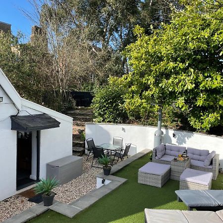 2 Bedroom Cosy Cottage With Hot Tub In Hambrook Close To Bristol City Centre Exteriér fotografie