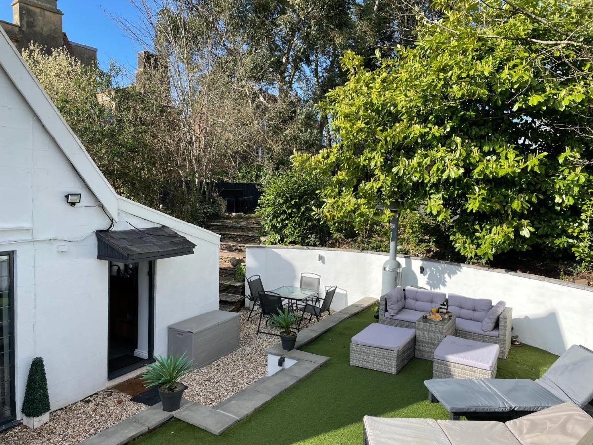 2 Bedroom Cosy Cottage With Hot Tub In Hambrook Close To Bristol City Centre Exteriér fotografie